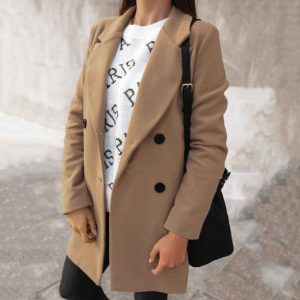 Eleganter moderner und ultra bequemer Wintermantel