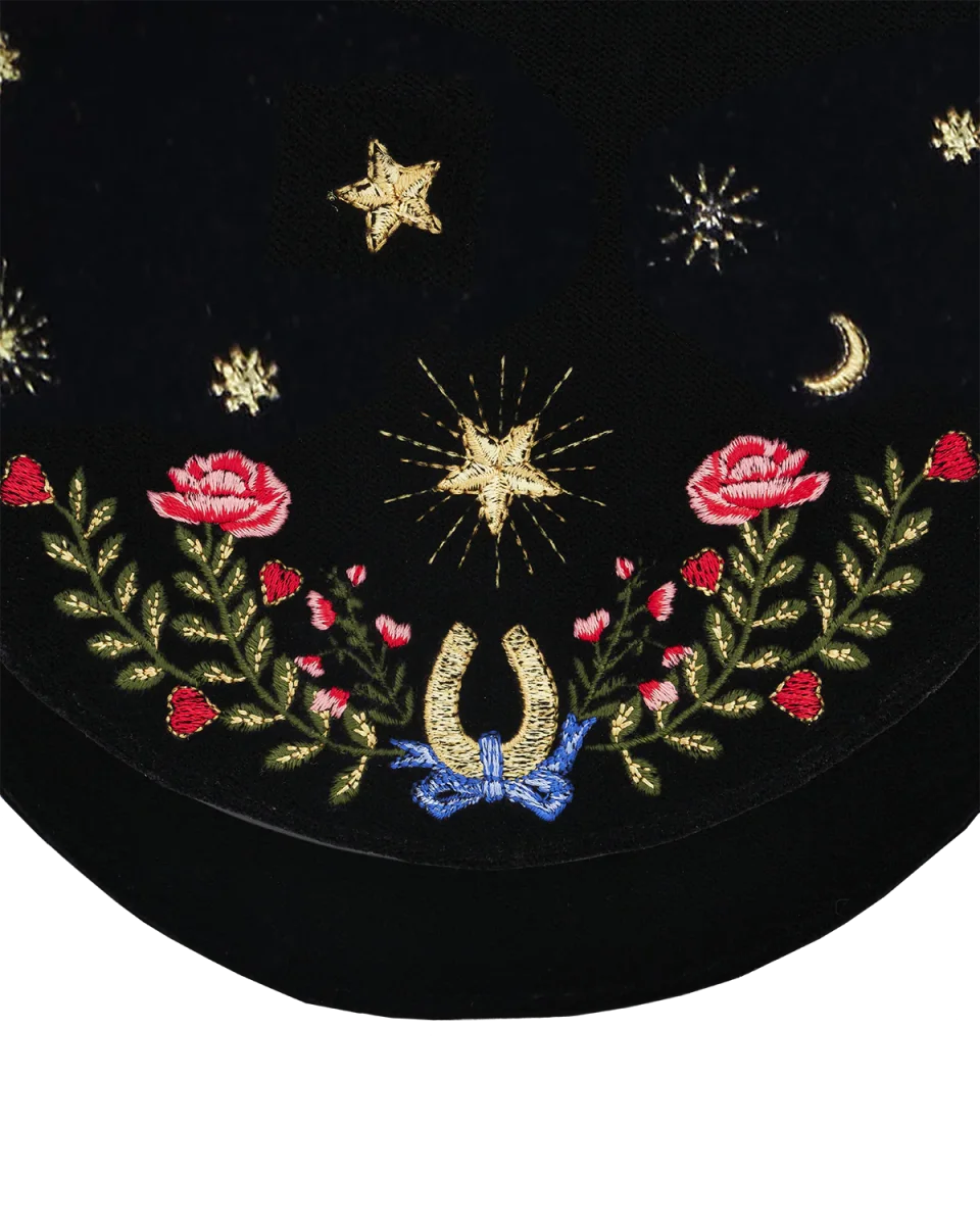 Kate Celestial Embroidered Black Velvet Saddle Bag – Bild 4