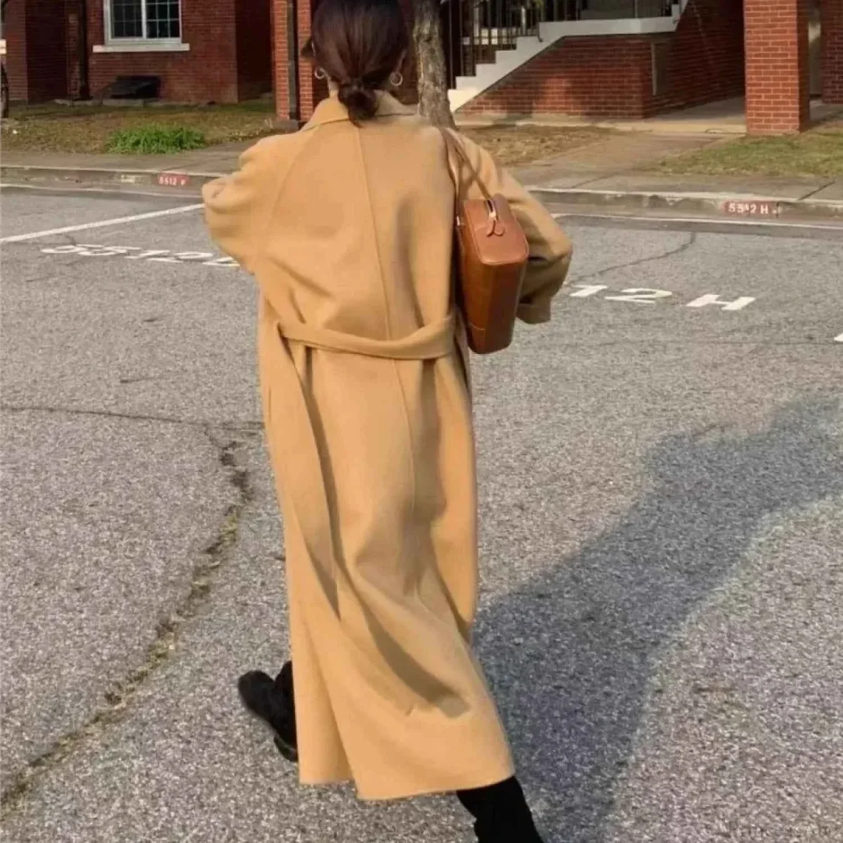 Eleganter Woll-Longmantel mit Gürtel für stilvollen Look – Bild 5